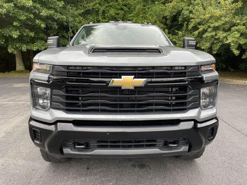 Used 2024 Chevrolet Silverado 3500 W/T AWD/4WD image 3