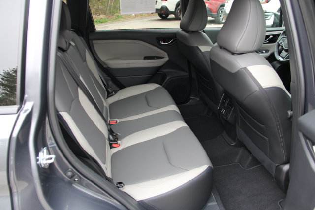 Used 2025 Subaru Forester Limited AWD/4WD image 37