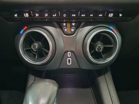 Used 2020 Chevrolet Blazer LT FWD image 26