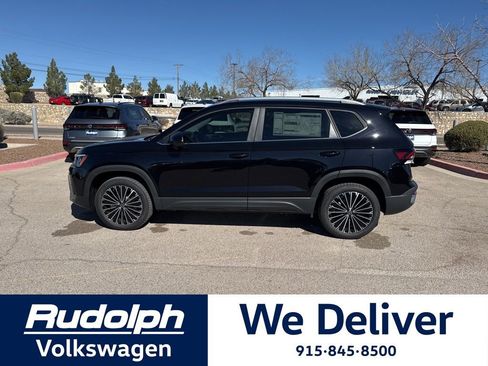 New 2026 Volkswagen Taos SE FWD image 2