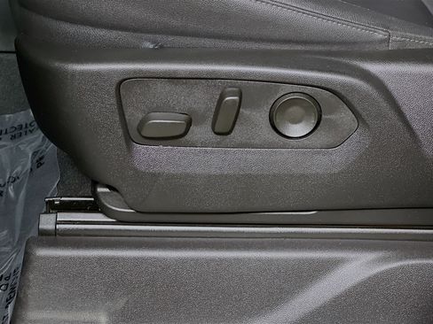 Used 2024 Chevrolet Silverado 2500 LT w/ Texas Edition image 15