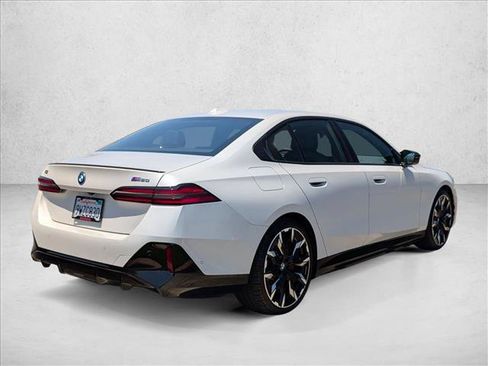 Used 2025 BMW i5 M60 w/ Premium Package AWD/4WD image 5
