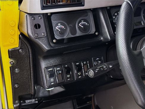 Used 2001 HUMMER H1 4-Door Open Top image 10