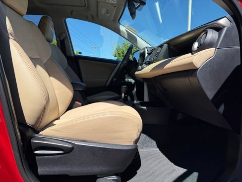 Used 2014 Toyota RAV4 Limited AWD/4WD image 19