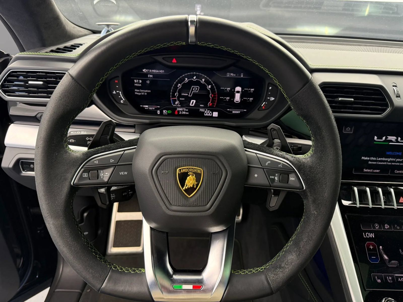 Used 2022 Lamborghini Urus AWD/4WD image 47