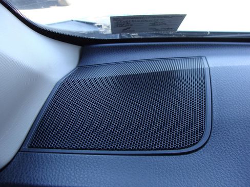 Used 2013 Toyota RAV4 XLE image 26