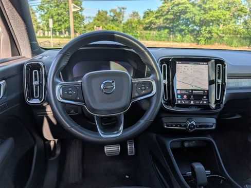 Used 2022 Volvo XC40 P8 Recharge Plus AWD/4WD image 29