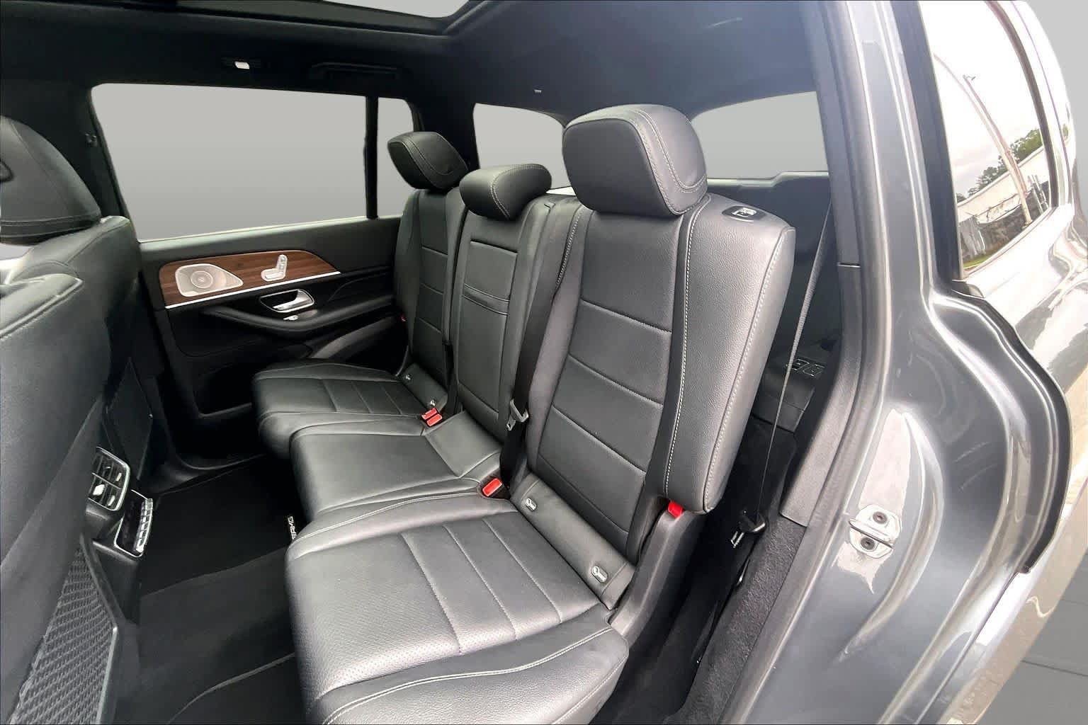 Used 2025 Mercedes-Benz GLS 450 4MATIC w/ AMG Line Exterior image 21