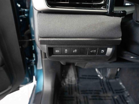 Used 2025 Toyota Camry LE image 11