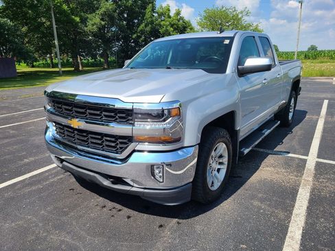 Used 2018 Chevrolet Silverado 1500 LT w/ All Star Edition AWD/4WD image 3