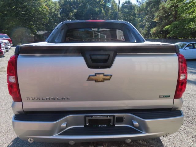 Used 2010 Chevrolet Avalanche LTZ AWD/4WD image 7