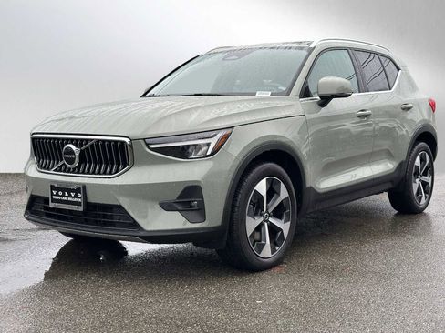 Certified 2023 Volvo XC40 B5 Plus w/ Protection Package Premier image 7