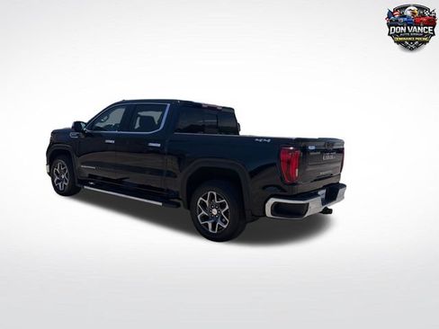 Used 2022 GMC Sierra 1500 SLT w/ SLT Convenience Package AWD/4WD image 3