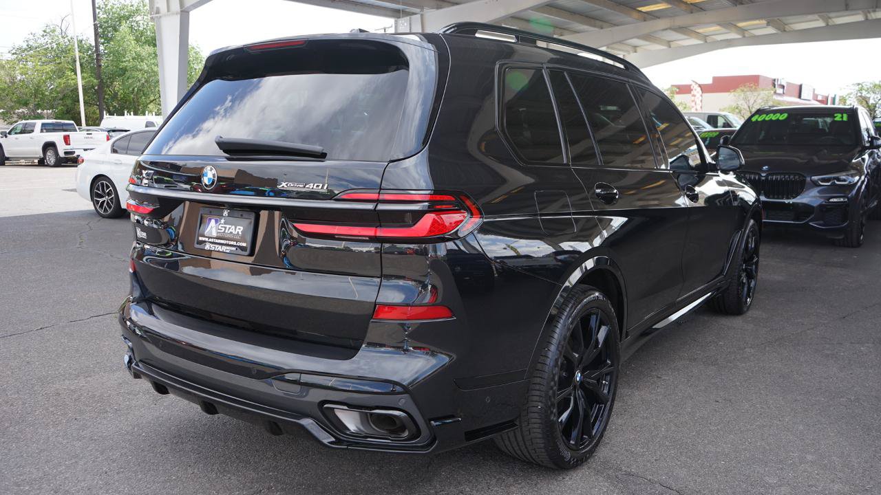 Used 2024 BMW X7 xDrive40i w/ M Sport Package AWD/4WD image 3