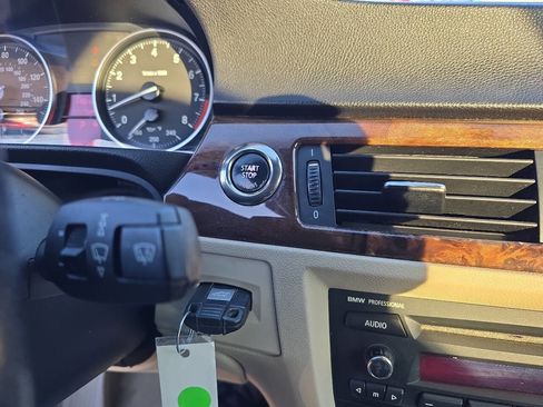 Used 2008 BMW 328i Convertible image 36