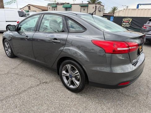 Used 2017 Ford Focus SE FWD image 9