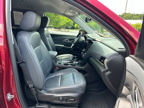 Used 2020 Chevrolet Traverse LT w/ LT Premium Package FWD image 50