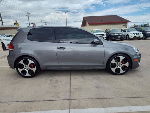 Used 2012 Volkswagen Golf 2-Door FWD image 3