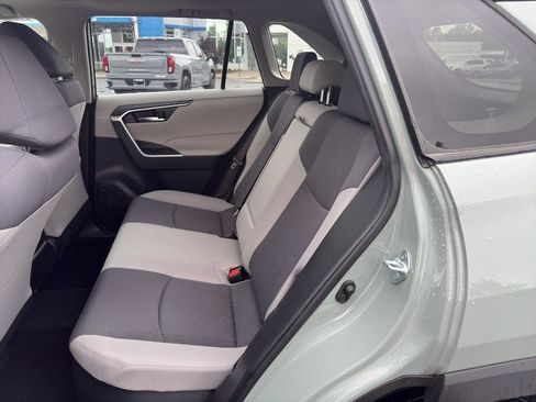 Used 2021 Toyota RAV4 XLE w/ Convenience Package AWD/4WD image 11
