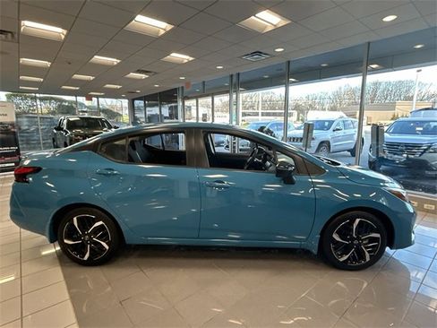 New 2025 Nissan Versa SR w/ Trunk Package image 9