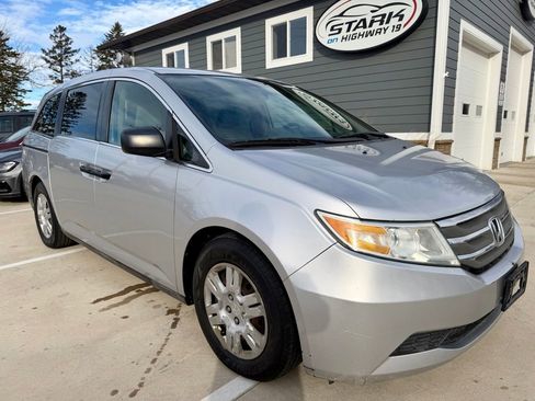 Used 2011 Honda Odyssey LX image 2