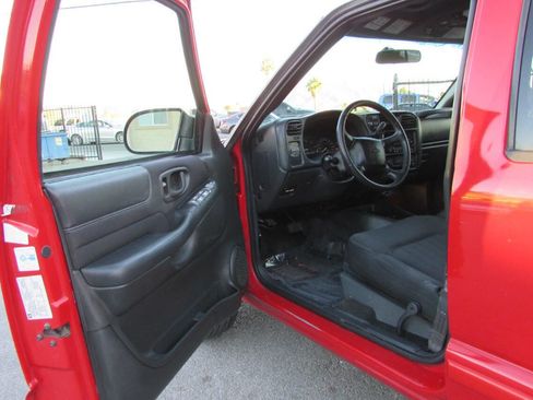 Used 2003 Chevrolet Blazer LS w/ Preferred Equipment Group image 17