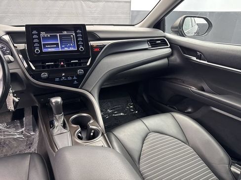 Used 2022 Toyota Camry SE FWD image 10