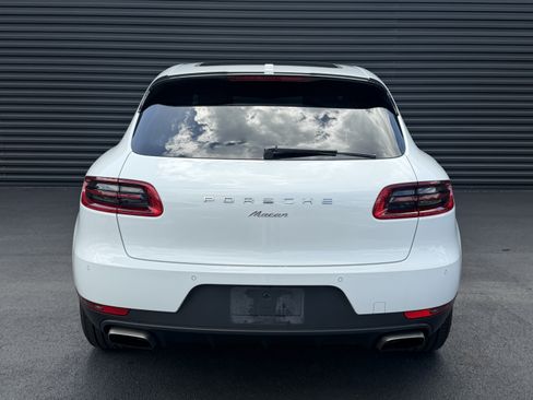 Used 2018 Porsche Macan AWD/4WD image 10
