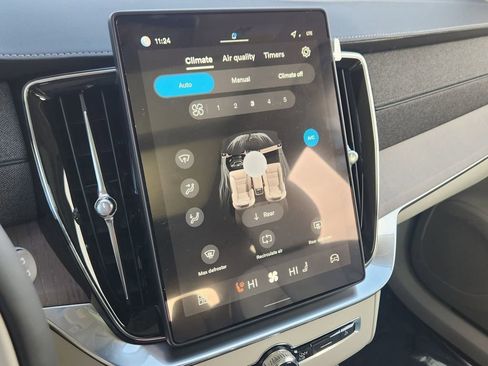 New 2026 Volvo XC90 T8 Ultra w/ Protection Package Premier image 9