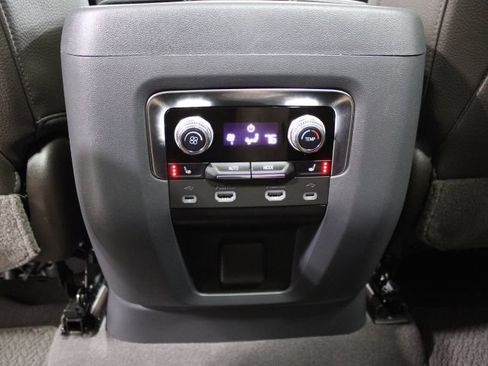 Used 2021 GMC Yukon Denali w/ LPO, Illumination Package AWD/4WD image 25