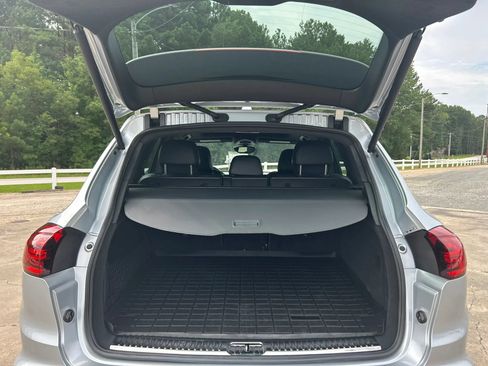 Used 2017 Porsche Cayenne AWD/4WD image 44