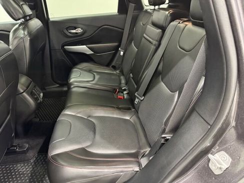 Used 2018 Jeep Cherokee Trailhawk w/ Quick Order Package 27L image 26