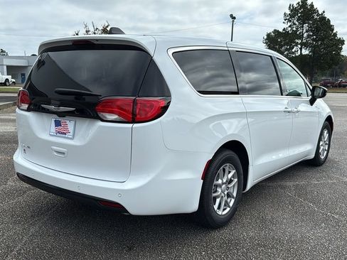 New 2026 Chrysler Voyager LX image 8