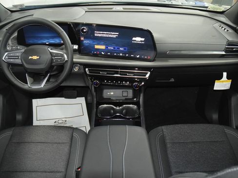 New 2026 Chevrolet Traverse LT w/ Driver Confidence Package FWD image 31