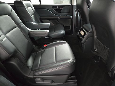 New 2026 Lincoln Aviator 2WD w/ Jet Appearance Package image 19