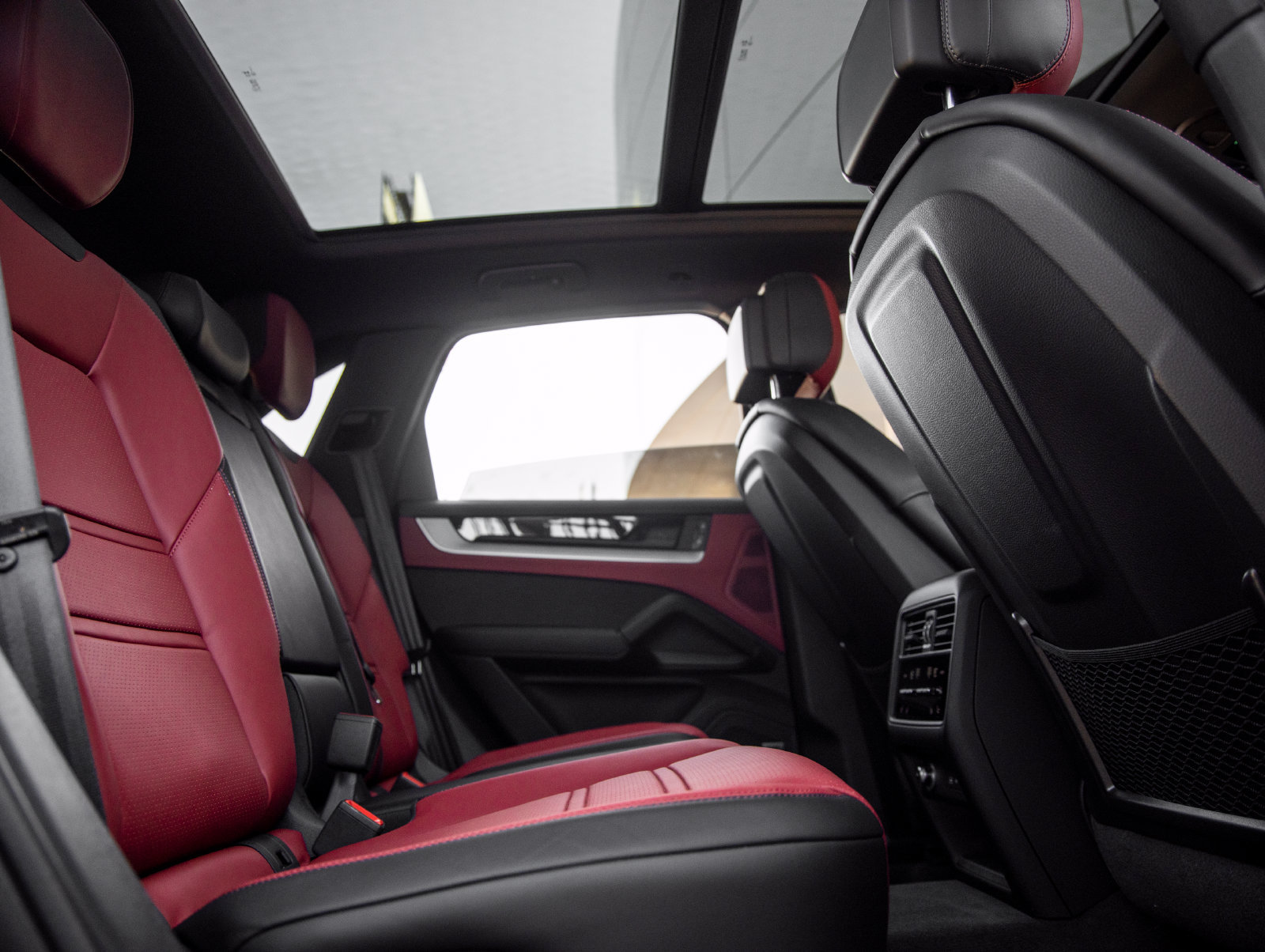 Certified 2026 Porsche Cayenne AWD/4WD image 41