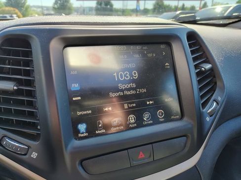 Used 2016 Jeep Cherokee Limited FWD image 15