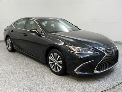 Used 2020 Lexus ES 300h w/ Premium Package