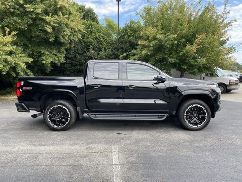 Used 2026 Chevrolet Colorado Z71 w/ Technology Package AWD/4WD image 10