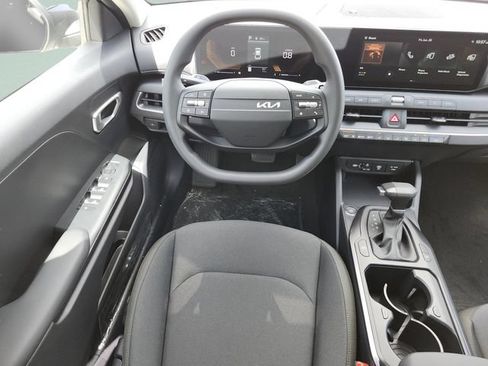 New 2026 Kia K4 FWD image 16