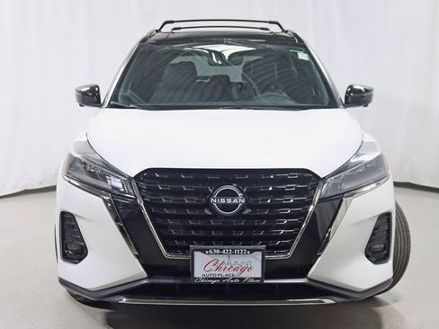 Used 2023 Nissan Kicks SR w/ SR Premium Package FWD image 8