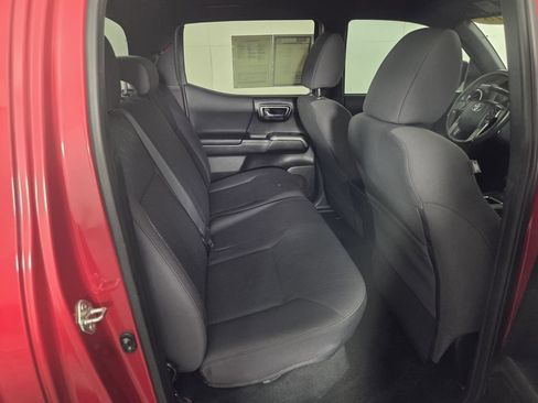 Used 2018 Toyota Tacoma TRD Off-Road AWD/4WD image 27