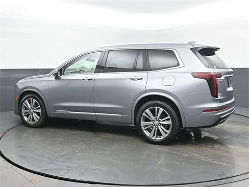 Certified 2025 Cadillac XT6 Premium Luxury image 3