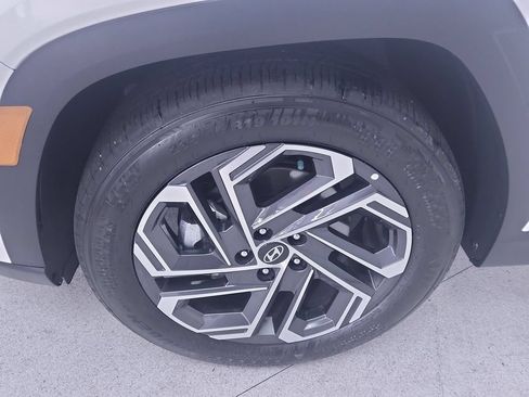 Used 2025 Hyundai Tucson Limited FWD image 10