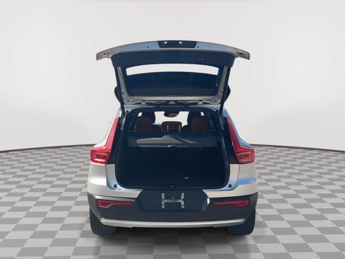 Used 2019 Volvo XC40 T5 Momentum AWD/4WD image 37