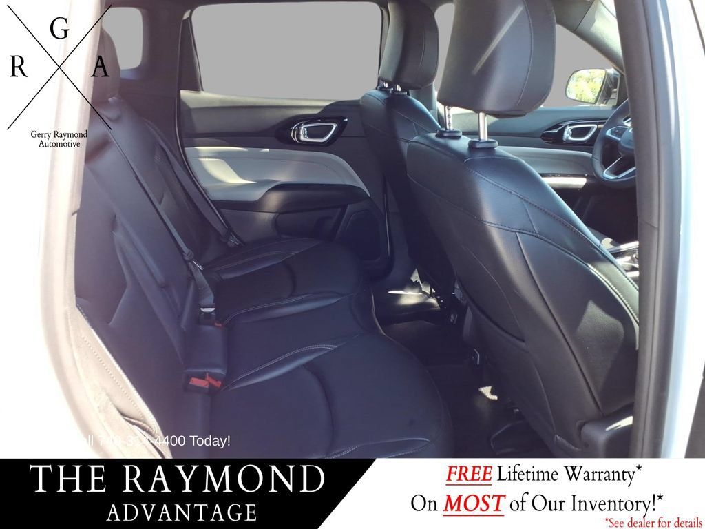 Used 2026 Jeep Compass Limited AWD/4WD image 11