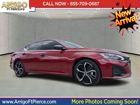 Used 2025 Nissan Altima 2.5 SR image 1