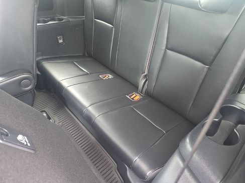 Used 2021 Toyota Highlander Limited AWD/4WD image 11