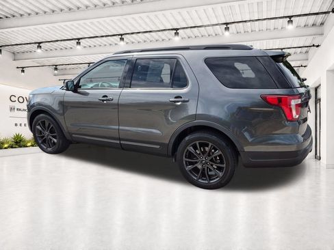 Used 2018 Ford Explorer XLT w/ Equipment Group 202A FWD image 8