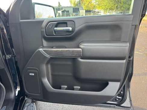 Used 2020 Chevrolet Silverado 1500 LTZ w/ LTZ Premium Package image 18